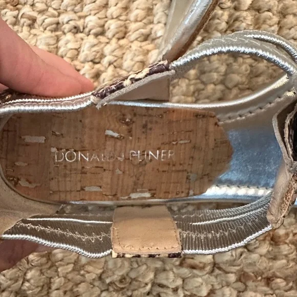Donald J Pliner Dori Embossed Leather Cork Wedge Thong 8.5 Cork Silver Snakeskin